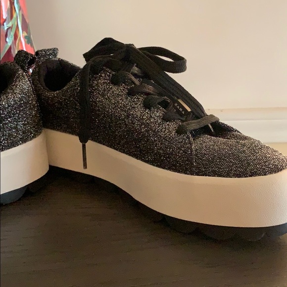 Glam Zara gymshoes! - Picture 3 of 6